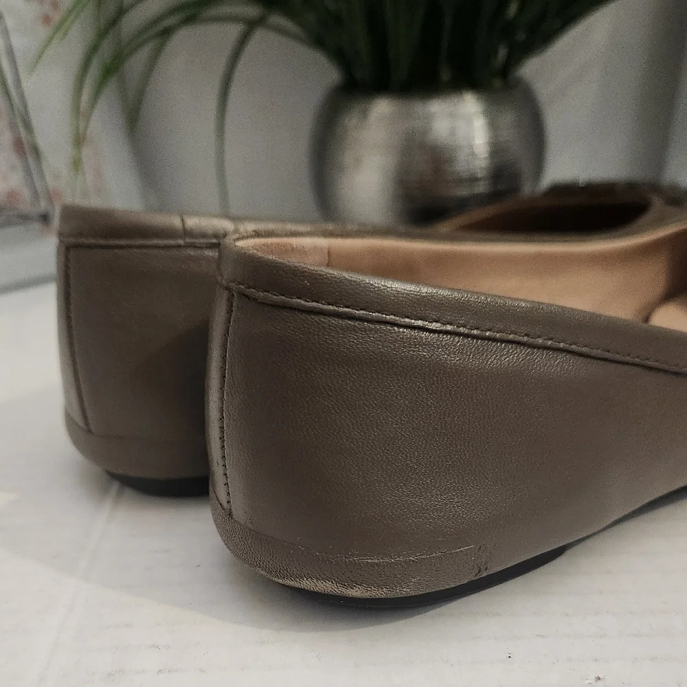 Tory Burch Shoes Women's Size 8.5M Taupe Olive Green Ballet Flats Lowell